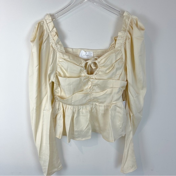 NEW Six/Fifty Blouse Keyhole Neckline Peplum Hem in Cream Size S - Picture 2 of 11